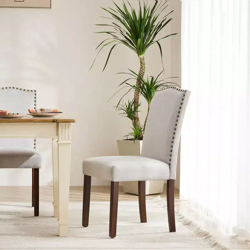 Lot de 2 chaises de salle à manger modernes sans accoudoirs, en tissu rembourré, avec clous décoratifs et pieds en bois
