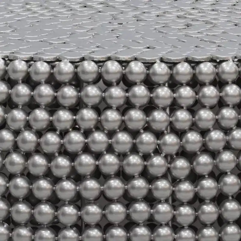 Table basse Royal Hampton 32 | Motif clouté de perles métalliques argentées | Cadre en fer plaqué nickel