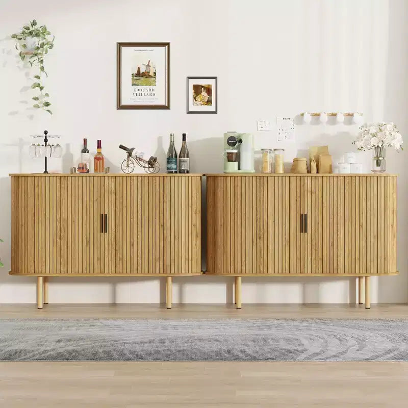 Buffet de rangement de cuisine moderne du milieu du siècle de 47" avec porte coulissante