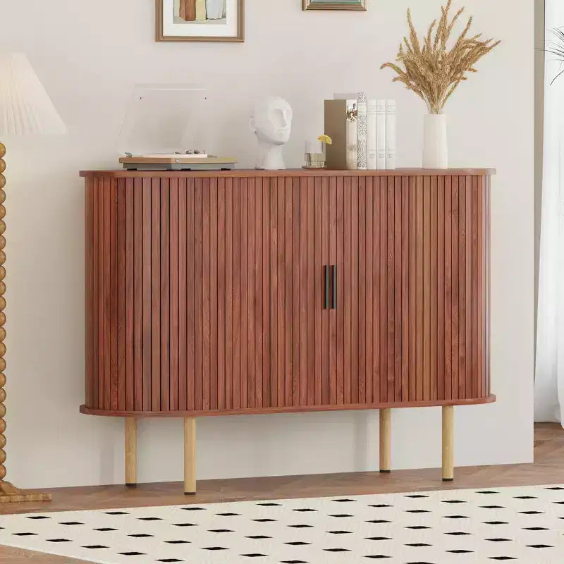 Buffet de rangement de cuisine moderne du milieu du siècle de 47" avec porte coulissante