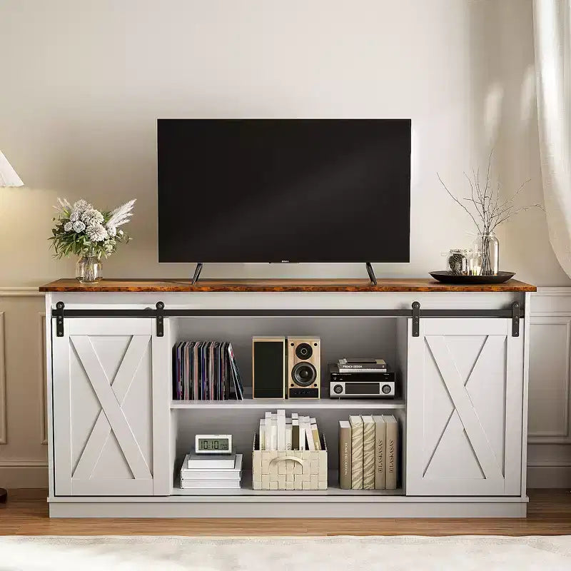 Meuble TV pour téléviseur 65 pouces avec portes coulissantes façon grange, rangements et étagères ouvertes, console de salon